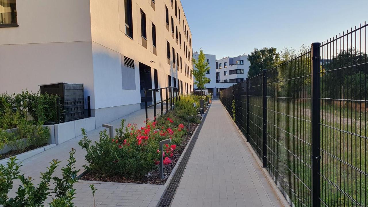 Mieszkanie Zielony Targowek Varsovia Exterior foto